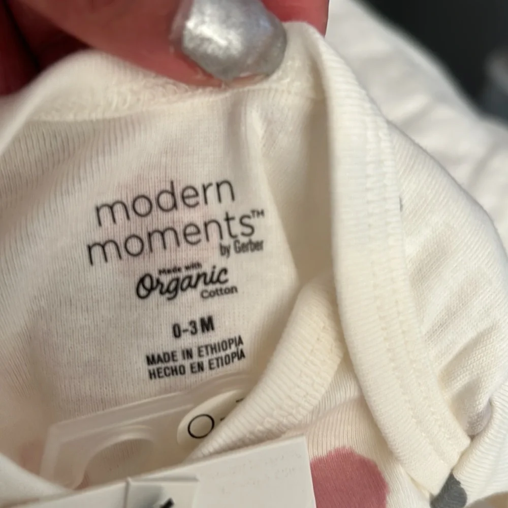 Modern Moments by Gerber Organic Cotton Long Sleeve Onesie Polka Dot 0-3M NWT